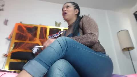 Snapshot of helenahotwet chatting on 11/04/25, 12:15 helenahotwet online show from 11/04/25, 12:15