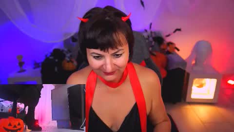 helenbeler online show from 10/30/25, 12:17