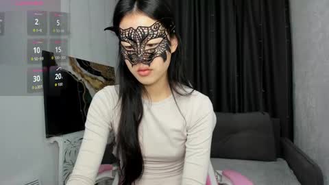 Snapshot of helenblazetrt chatting on 05/03/26, 02:06 Hi I am Helen online show from 05/03/26, 02:06