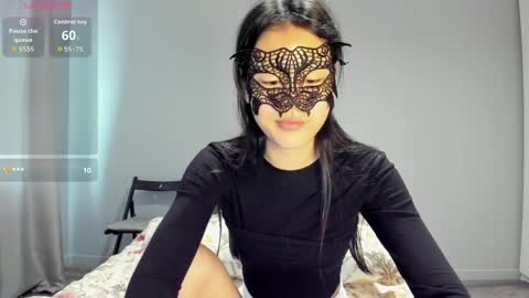Snapshot of helenblazetrt chatting on 05/19/26, 02:18 Hi I am Helen online show from 05/19/26, 02:18