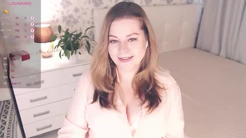 Helena Bonham online show from 10/08/25, 02:25