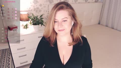 Helena Bonham online show from 10/19/25, 04:57