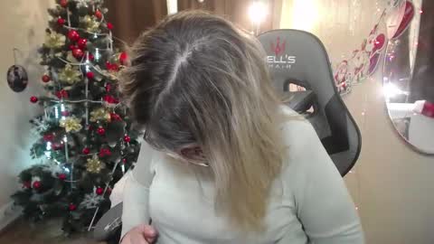 helenenigma online show from 01/12/25, 04:52
