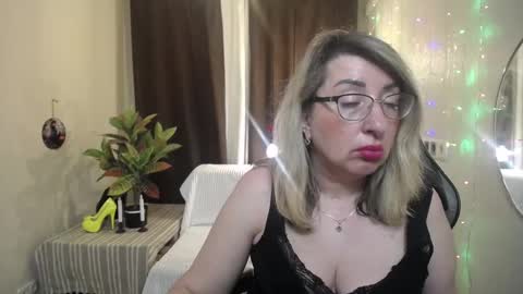 helenenigma online show from 01/30/25, 02:06