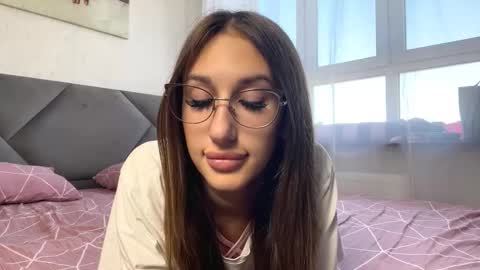 Chloe online show from 10/17/25, 12:08