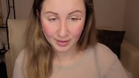 Snapshot of helens_lov chatting on 10/17/25, 01:42 Helen online show from 10/17/25, 01:42