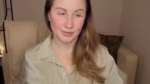 Snapshot of helens_lov chatting on 11/04/25, 01:27 Helen online show from 11/04/25, 01:27