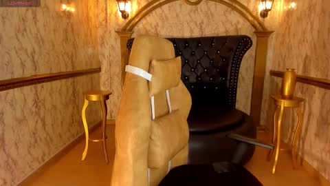 Snapshot of helenstanfordd chatting on 11/10/25, 12:37 Helen or Hells online show from 11/10/25, 12:37