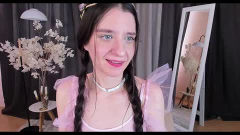 Helen online show from 02/18/25, 06:37