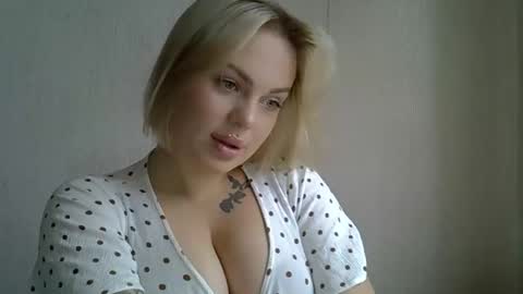 helga_now online show from 10/14/25, 09:10