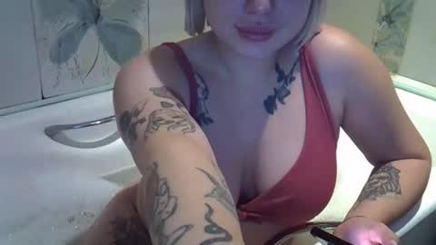 helga_now online show from 11/01/25, 10:56