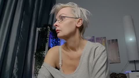 Helga online show from 01/21/25, 12:46