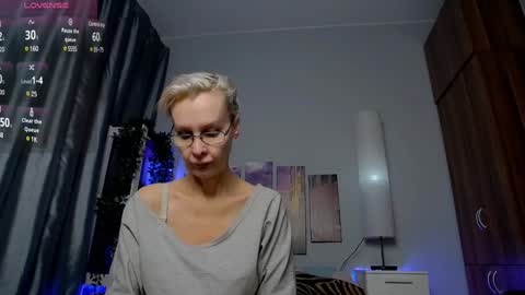 Helga online show from 01/29/25, 03:54