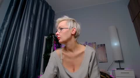 Helga online show from 02/08/25, 04:14