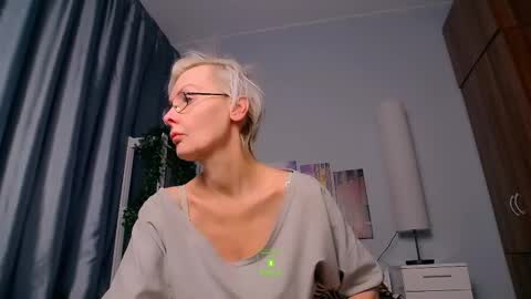 Helga online show from 02/12/25, 06:51