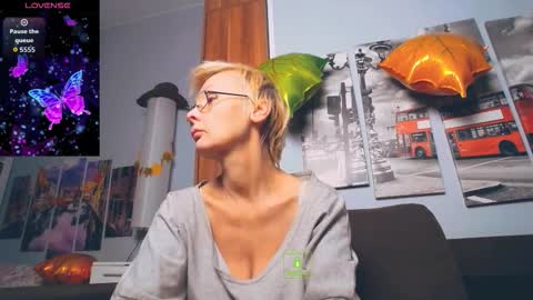 Helga online show from 11/23/25, 12:05
