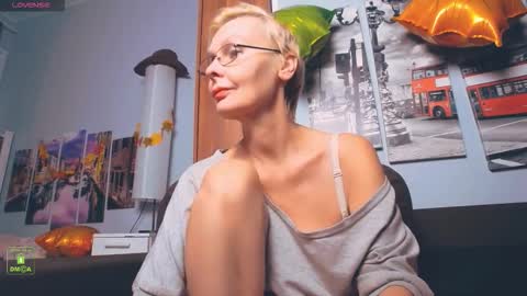 Helga online show from 11/24/25, 11:43