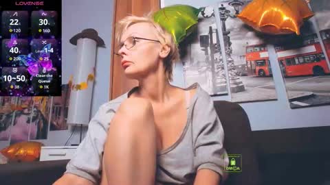 Helga online show from 11/25/25, 12:05