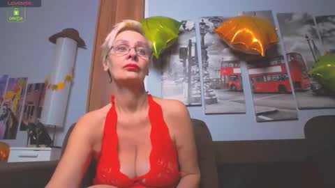 Helga online show from 11/28/25, 12:41