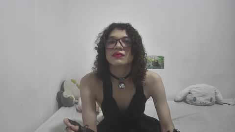 Helia Transfem and Amy online show from 12/24/24, 09:55