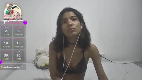 Helia Transfem and Amy online show from 01/05/25, 07:49