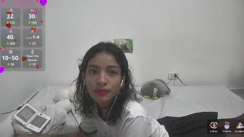 Helia Transfem and Amy online show from 01/10/25, 02:34