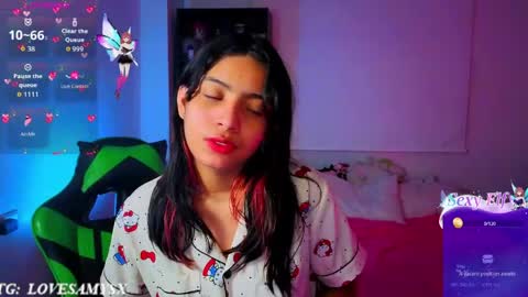 Helia Transfem and Amy online show from 06/05/26, 03:35