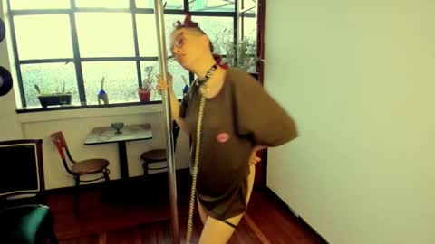 Heliconia online show from 10/14/25, 10:43