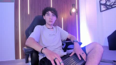 Snapshot of helios_obscuro chatting on 09/27/25, 02:11 helios_obscuro online show from 09/27/25, 02:11