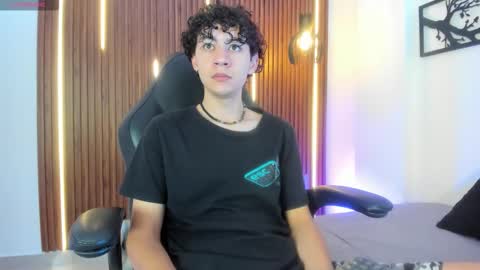 Snapshot of helios_obscuro chatting on 10/02/25, 12:23 helios_obscuro online show from 10/02/25, 12:23