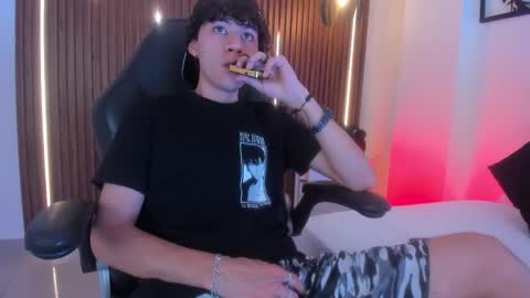 Snapshot of helios_obscuro chatting on 10/15/25, 03:50 helios_obscuro online show from 10/15/25, 03:50