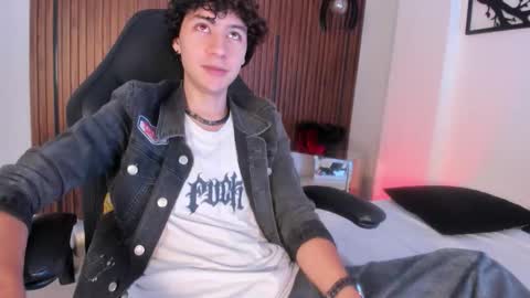 Snapshot of helios_obscuro chatting on 10/30/25, 02:57 helios_obscuro online show from 10/30/25, 02:57