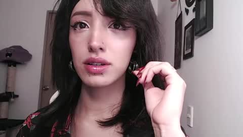 Snapshot of hell_666_xxx chatting on 01/11/25, 10:29 cher online show from 01/11/25, 10:29