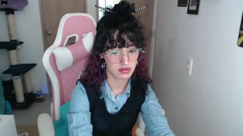 Snapshot of hell_666_xxx chatting on 01/13/25, 07:53 cher online show from 01/13/25, 07:53