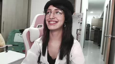 Snapshot of hell_666_xxx chatting on 01/16/25, 02:41 cher online show from 01/16/25, 02:41