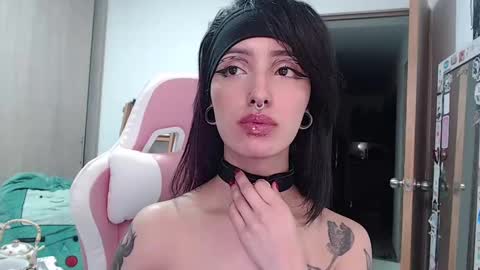 Snapshot of hell_666_xxx chatting on 01/19/25, 01:21 cher online show from 01/19/25, 01:21