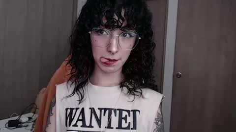 Snapshot of hell_666_xxx chatting on 01/23/25, 06:56 cher online show from 01/23/25, 06:56