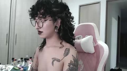 Snapshot of hell_666_xxx chatting on 02/08/25, 11:02 cher online show from 02/08/25, 11:02