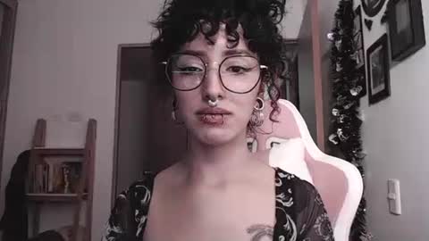 Snapshot of hell_666_xxx chatting on 02/28/25, 01:37 cher online show from 02/28/25, 01:37