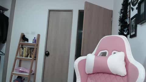 Snapshot of hell_666_xxx chatting on 03/11/25, 12:22 cher online show from 03/11/25, 12:22