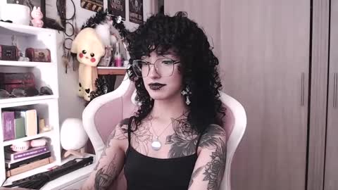 Snapshot of hell_666_xxx chatting on 09/19/25, 12:23 cher online show from 09/19/25, 12:23