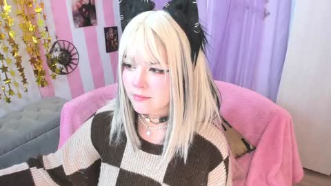 Snapshot of hell_fairy chatting on 01/16/25, 03:34 Laura online show from 01/16/25, 03:34