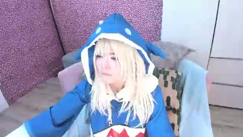 Laura online show from 07/11/26, 03:42