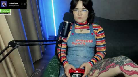 Red online show from 10/31/25, 06:42