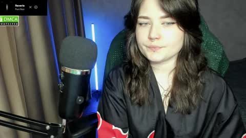 Red online show from 05/21/26, 07:32