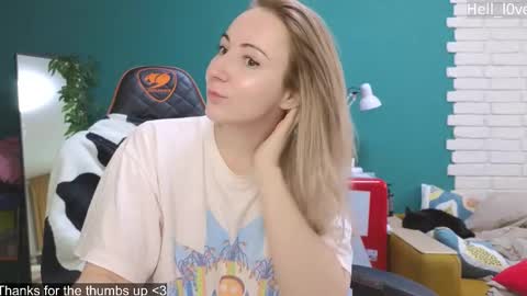 Snapshot of hell_l0ve chatting on 10/30/25, 08:05 Anastasiia online show from 10/30/25, 08:05