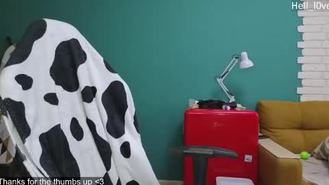 Snapshot of hell_l0ve chatting on 11/08/25, 03:50 Anastasiia online show from 11/08/25, 03:50