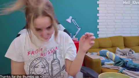 Snapshot of hell_l0ve chatting on 11/30/25, 04:16 Anastasiia online show from 11/30/25, 04:16