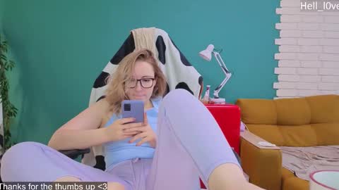 Snapshot of hell_l0ve chatting on 12/04/25, 04:22 Anastasiia online show from 12/04/25, 04:22