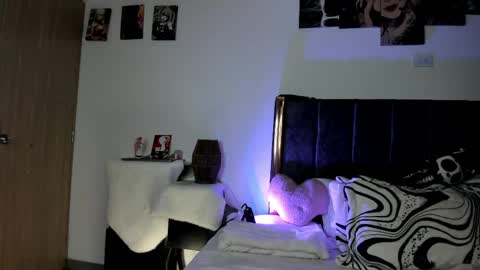 Snapshot of helldy_666 chatting on 05/05/26, 01:02 helldy_666 online show from 05/05/26, 01:02